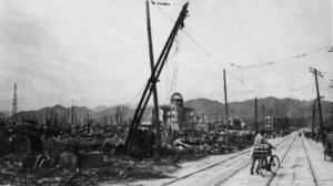 原爆投下後の広島の様子