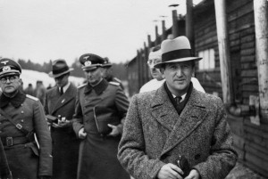 第二次世界大戦中にドイツ南部の 捕虜収容所を訪ねるマルセル・ジュノー©ICRC