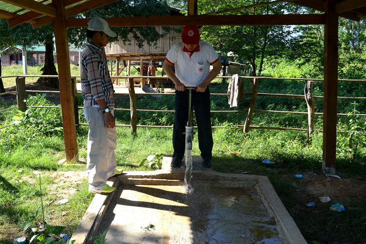 laos-water-hand-pump
