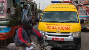 health-care-karachi-ambulance-traffic