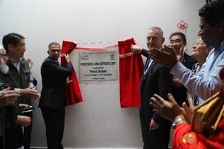 義肢&装具ユニットの看板除幕式