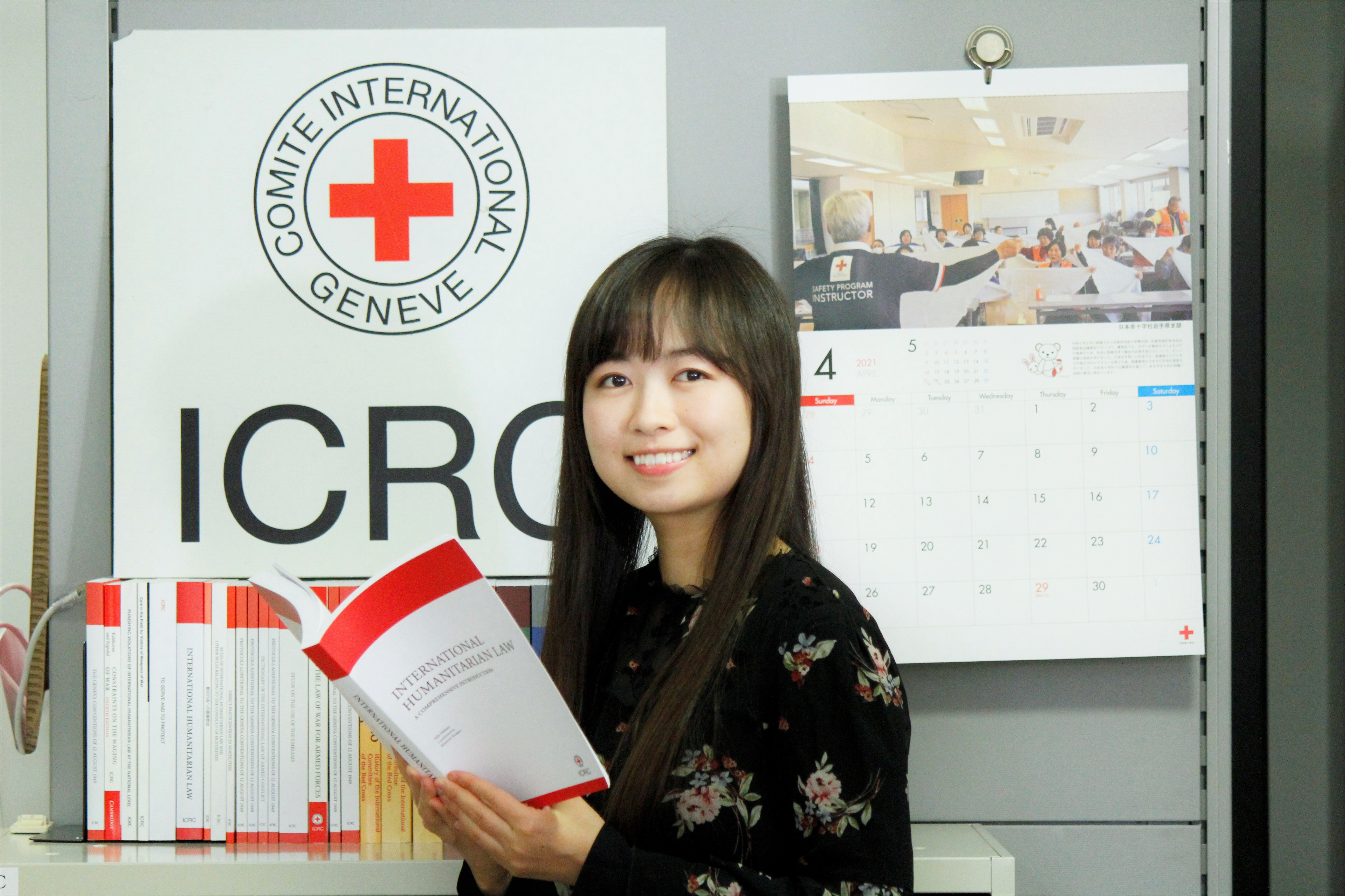 赤十字国際委員会（ICRC）駐日代表部の広報インターンとして勤務した春山奏璃さん