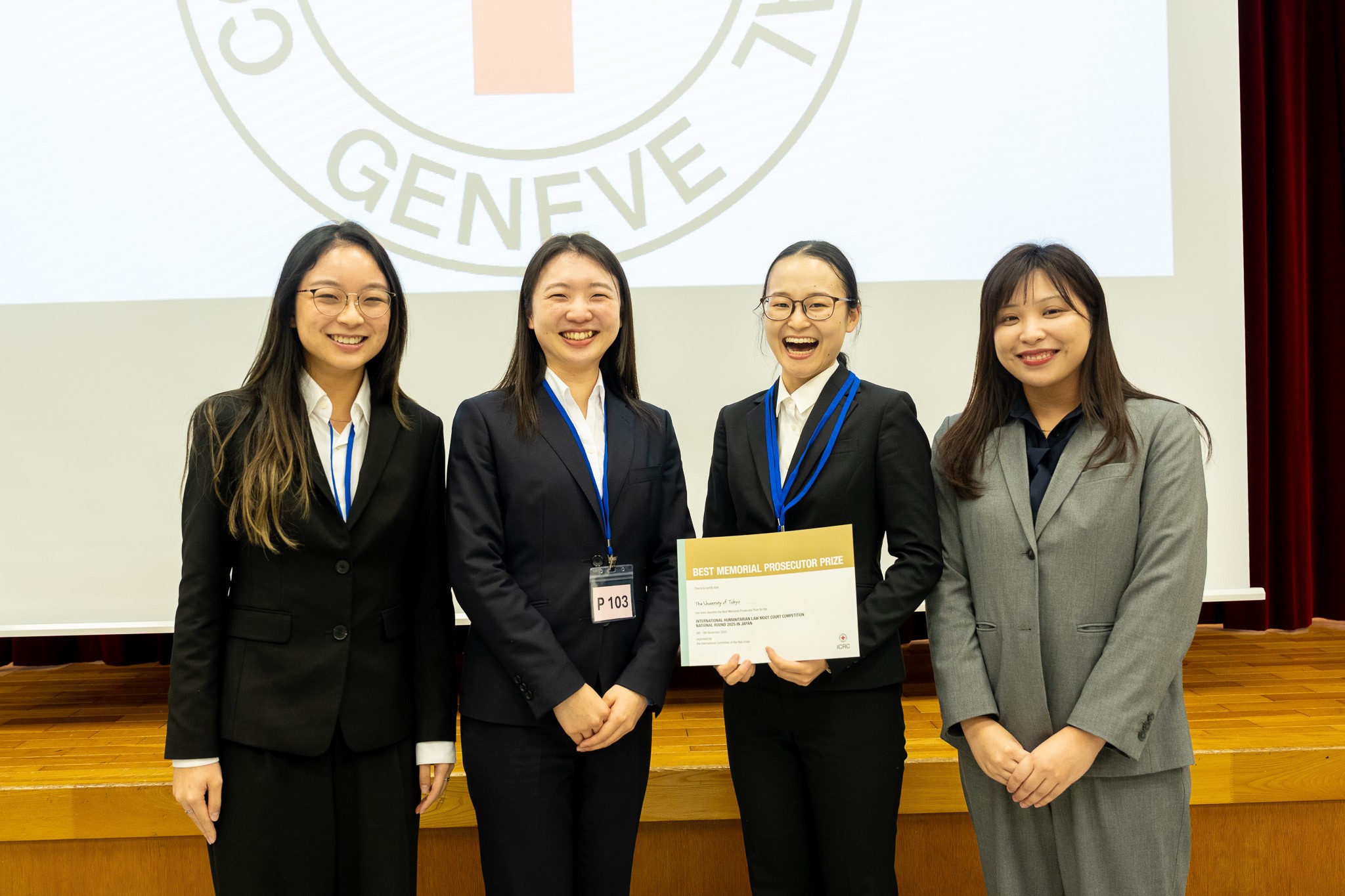 Moot court competition, IHL, universities, international humanitarian law, judge, ICRC, University of Tokyo, group photo, the first prize