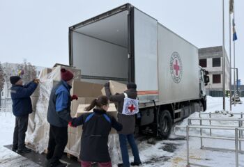 ウクライナ：紛争拡大・激化から４年、厳冬下で苦しみに耐える数百万の人びと